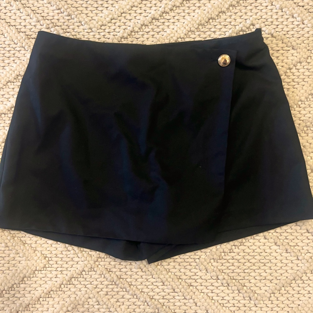 H&M Black Skort SZ 14 BNWT SUPER CUTE!